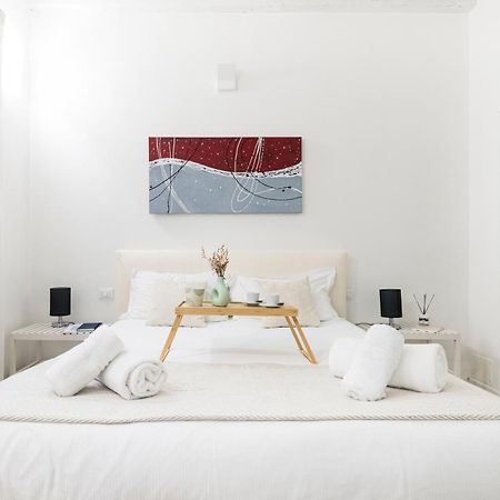 Amazing, New & Fully Furnished Studio In Duomo Милано Екстериор снимка