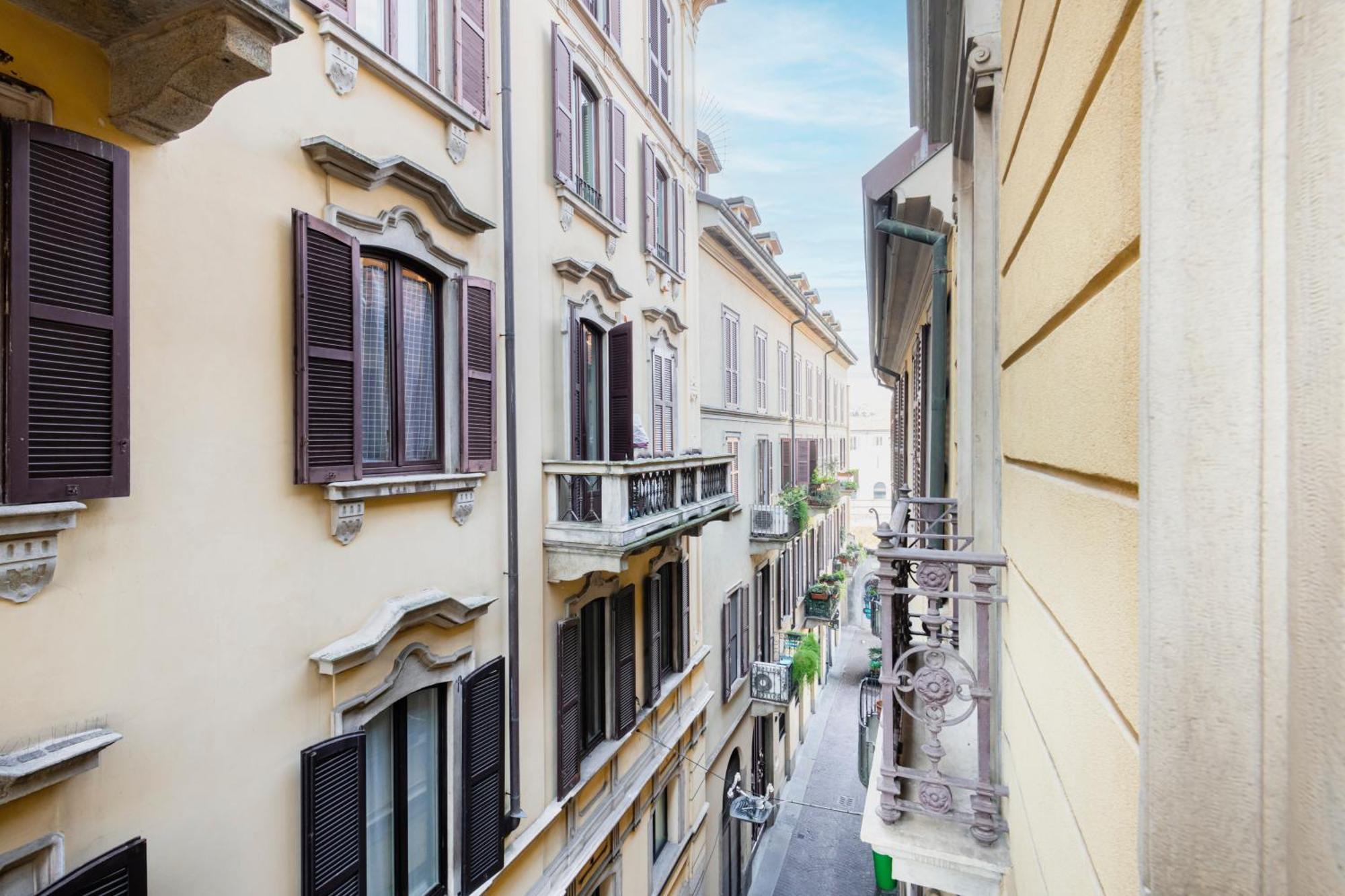 Amazing, New & Fully Furnished Studio In Duomo Милано Екстериор снимка