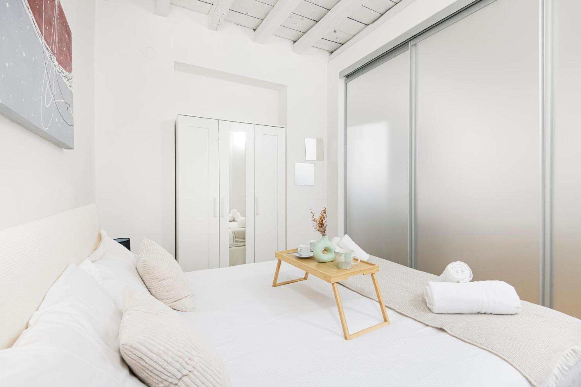 Amazing, New & Fully Furnished Studio In Duomo Милано Екстериор снимка
