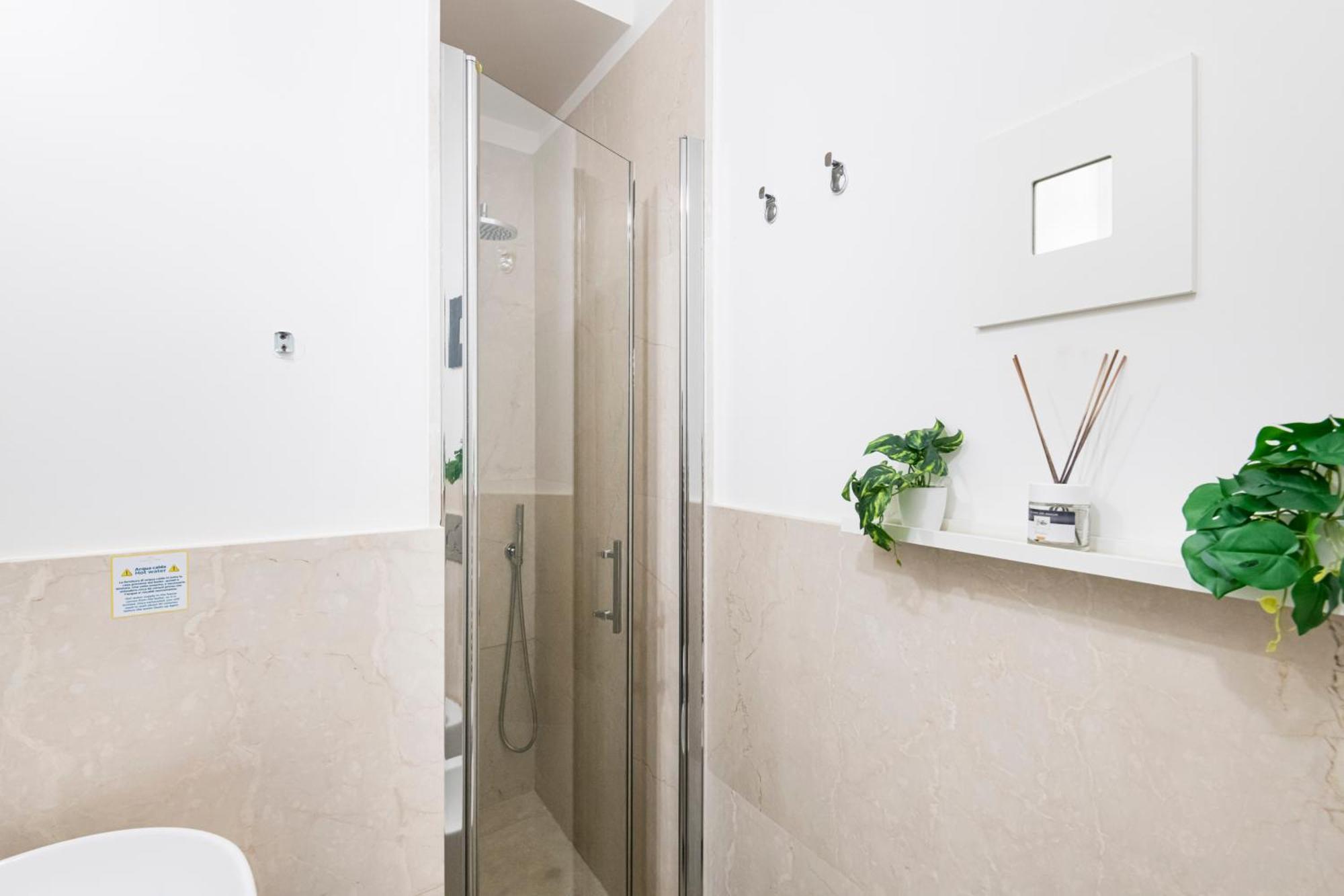 Amazing, New & Fully Furnished Studio In Duomo Милано Екстериор снимка