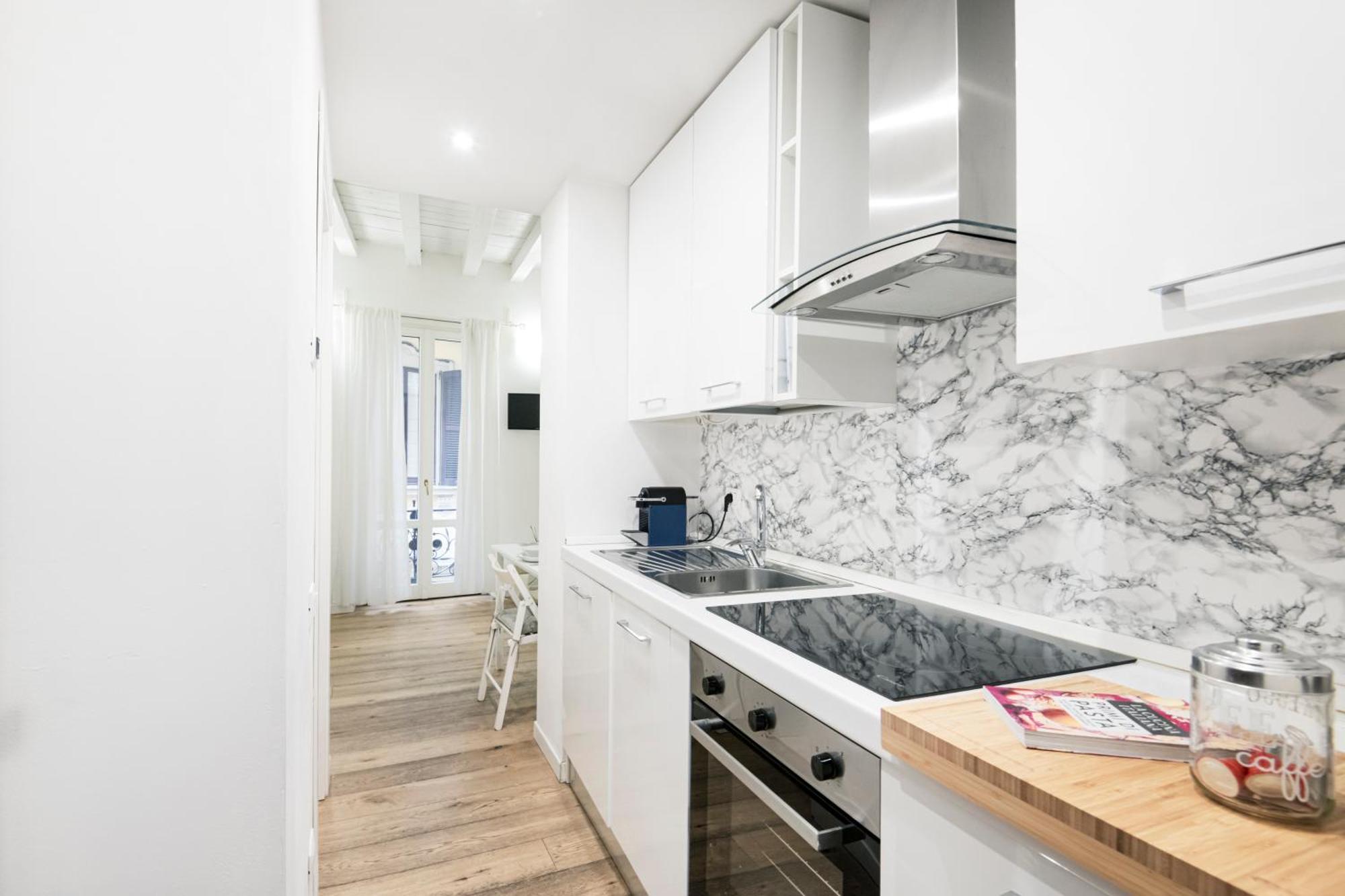 Amazing, New & Fully Furnished Studio In Duomo Милано Екстериор снимка