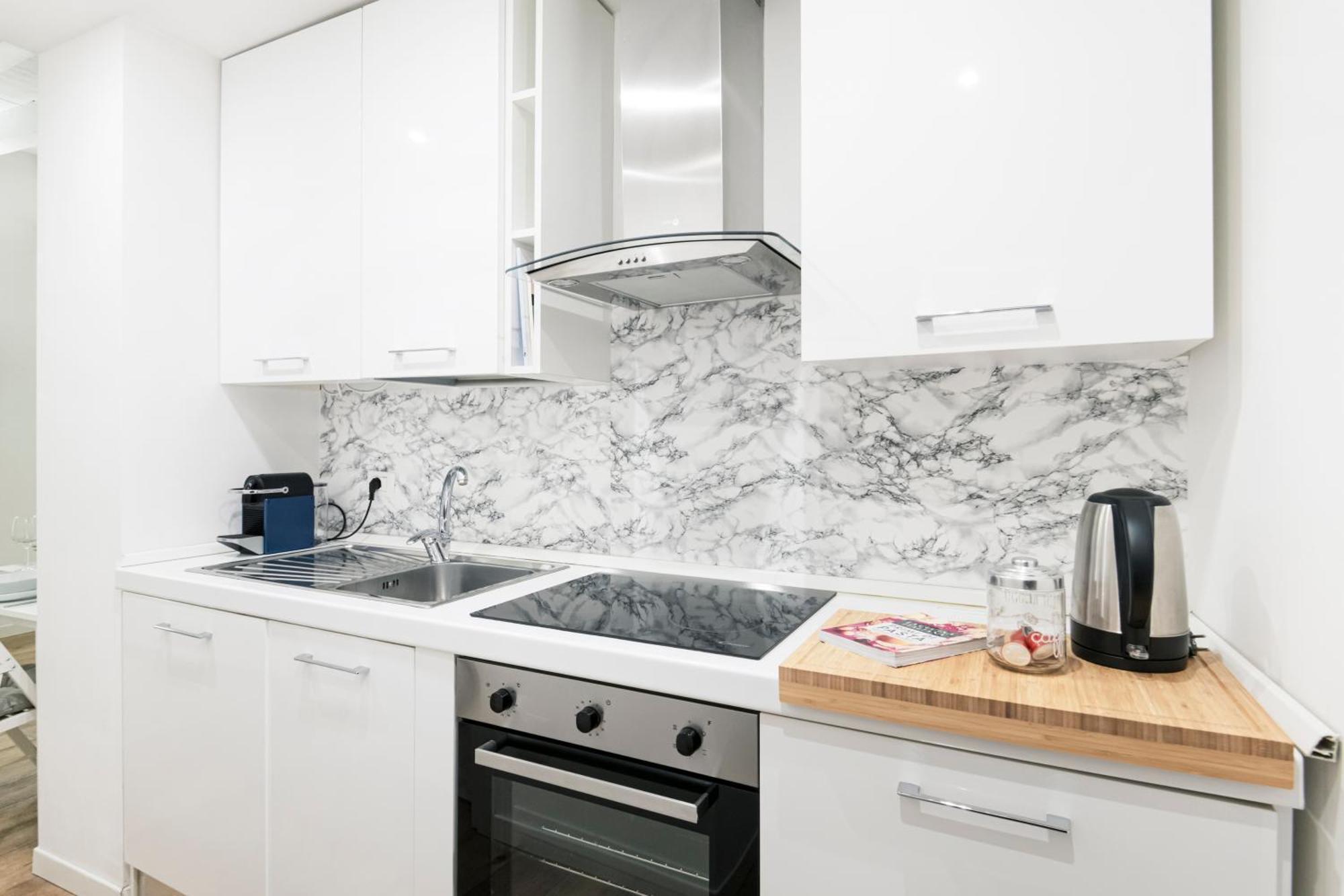 Amazing, New & Fully Furnished Studio In Duomo Милано Екстериор снимка