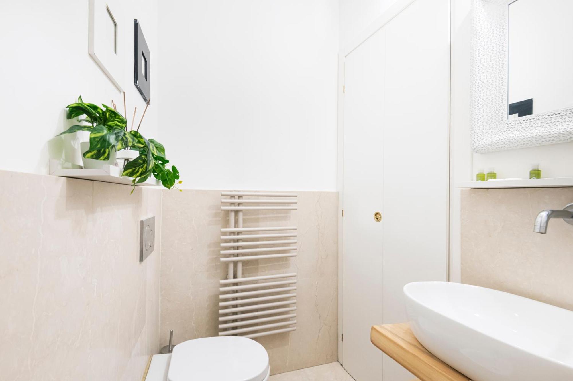 Amazing, New & Fully Furnished Studio In Duomo Милано Екстериор снимка